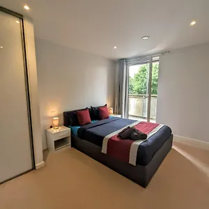 https://luxury-one-bedroom-flat-in-deptford.brighton-hotels-england.com