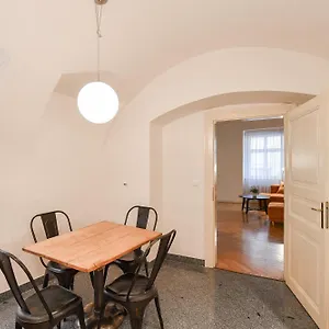 https://u-kapra-apartments.praguehotelsweb.com